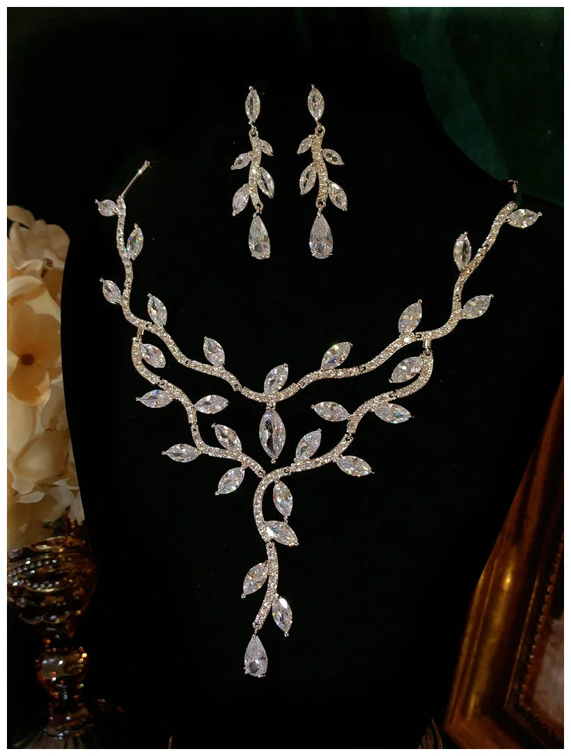 Women's S925 Sterling Silver Floral Jewellery Set. TrenLux Wear