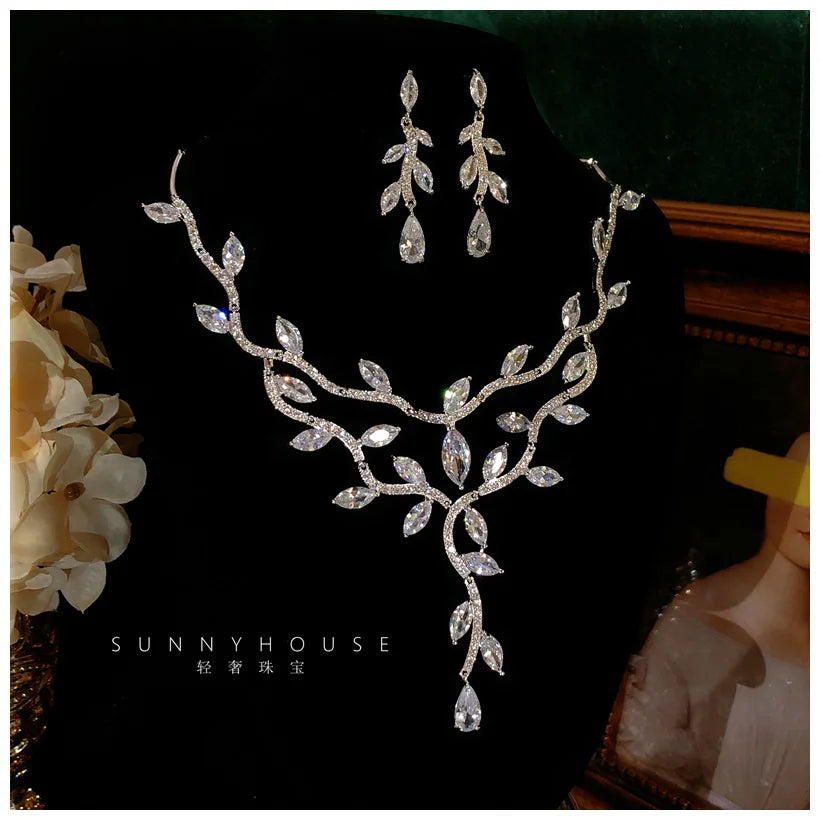 Women's S925 Sterling Silver Floral Jewellery Set. TrenLux Wear