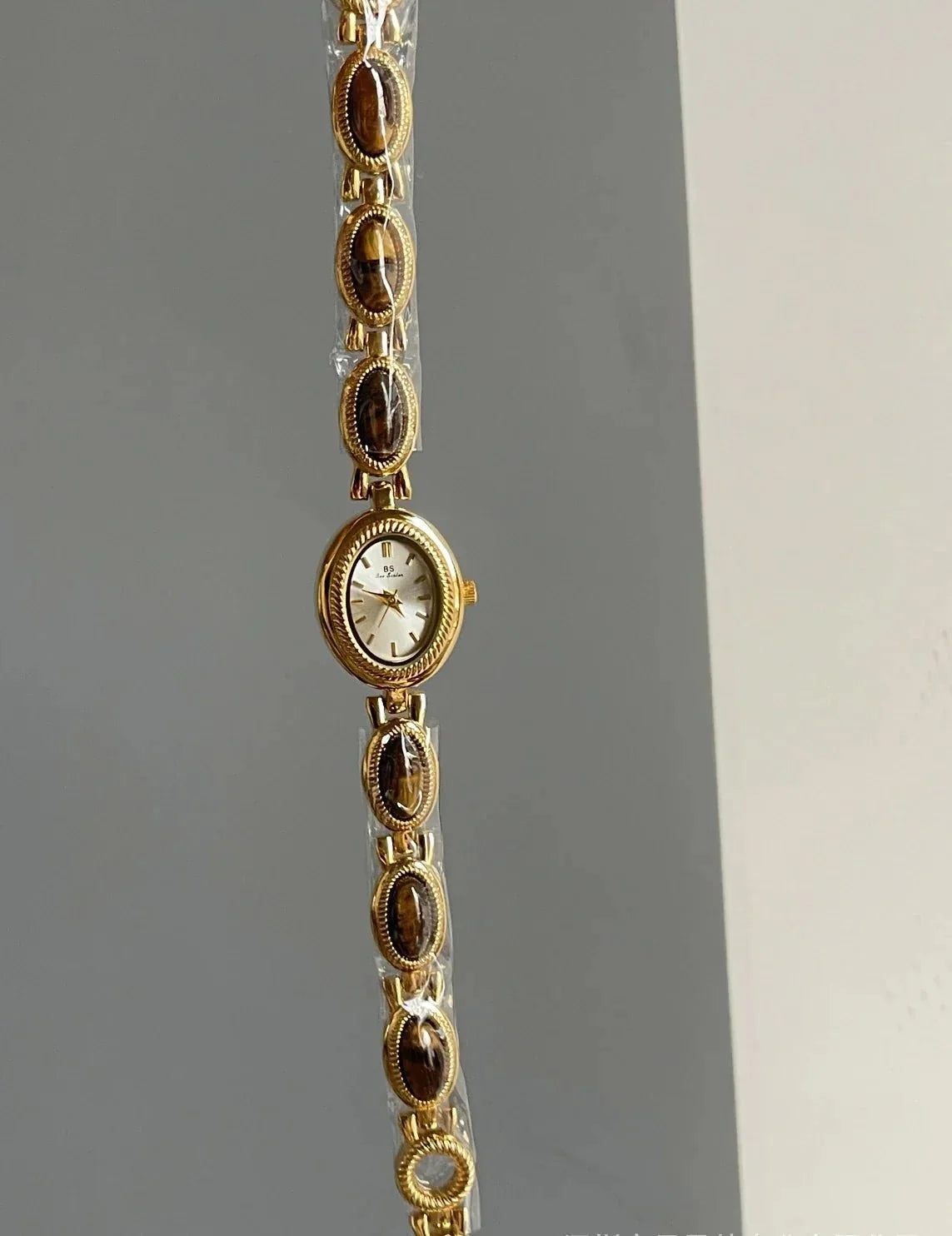 Women's jade green quartz wristwatch with elegant bracelet design by TrendLux Wear, featuring a stylish dress watch face.