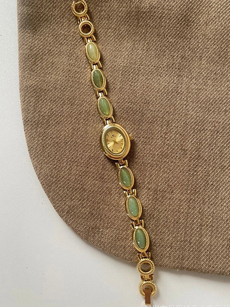 Women's luxury jade green quartz wristwatch with a stylish bracelet design by TrendLux Wear
