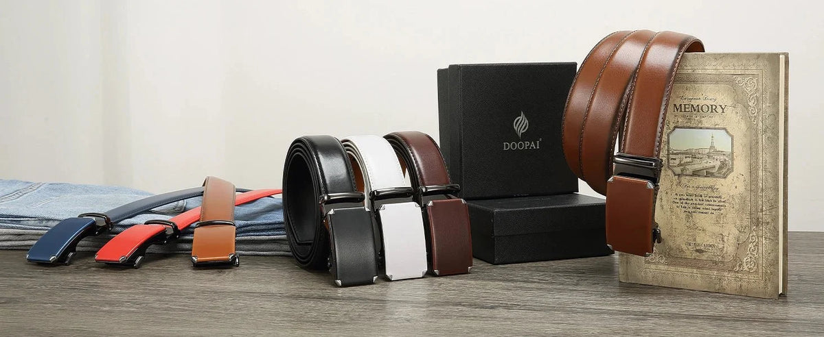 Men's leather belt with automatic ratchet buckle from TrendLux Wear, adjustable waistband, 105–135cm length, stylish and functional.