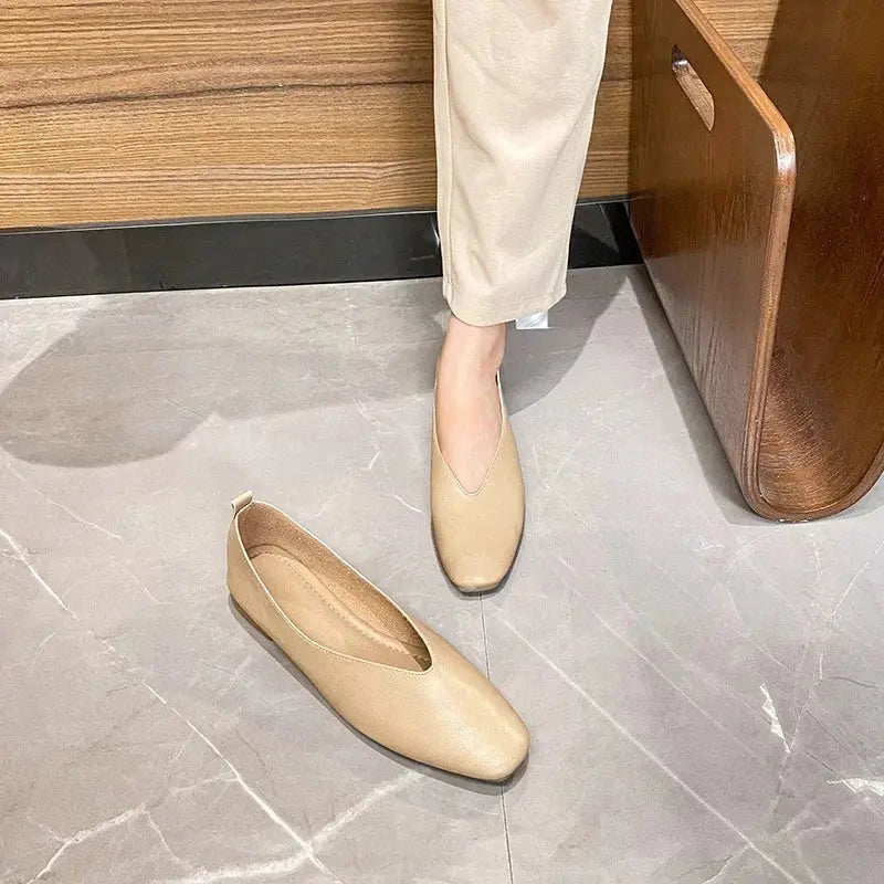 TrenLux Wear Women's Round-Toe Leather Loafer Flats — Versatile Slip-On Casual Shoes TrenLux Wear