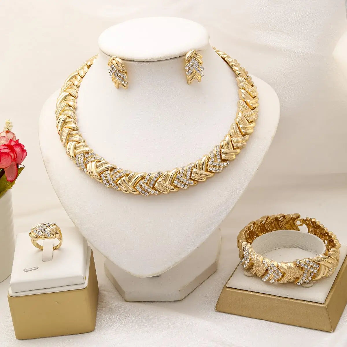 Women's Dubai 18K Gold Plated Luxury Jewellery Set. TrenLux Wear