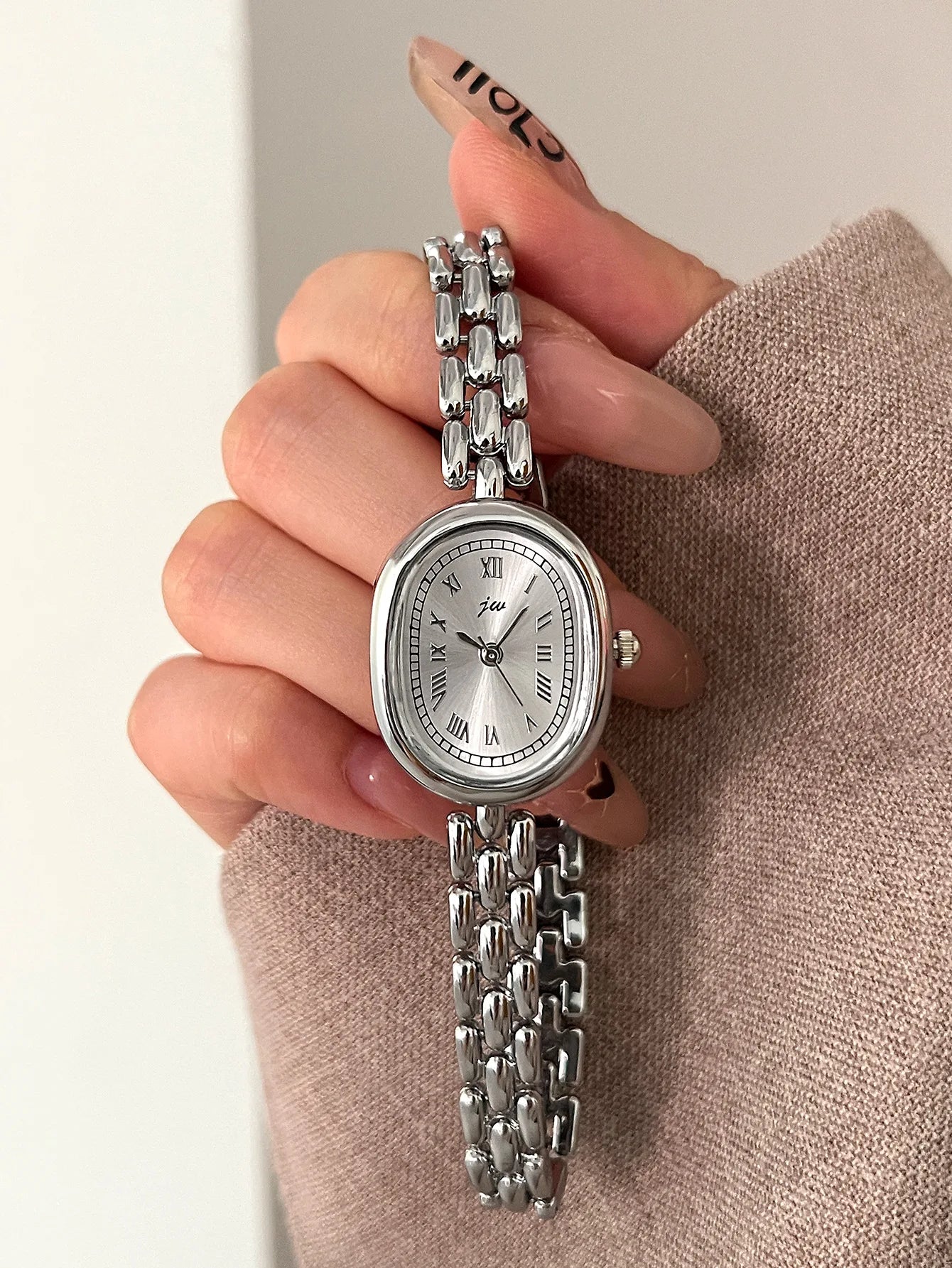 TrenLux Wear Women's Oval Artistic Niche High-Aesthetic Fashion Quartz Wristwatch TrenLux Wear