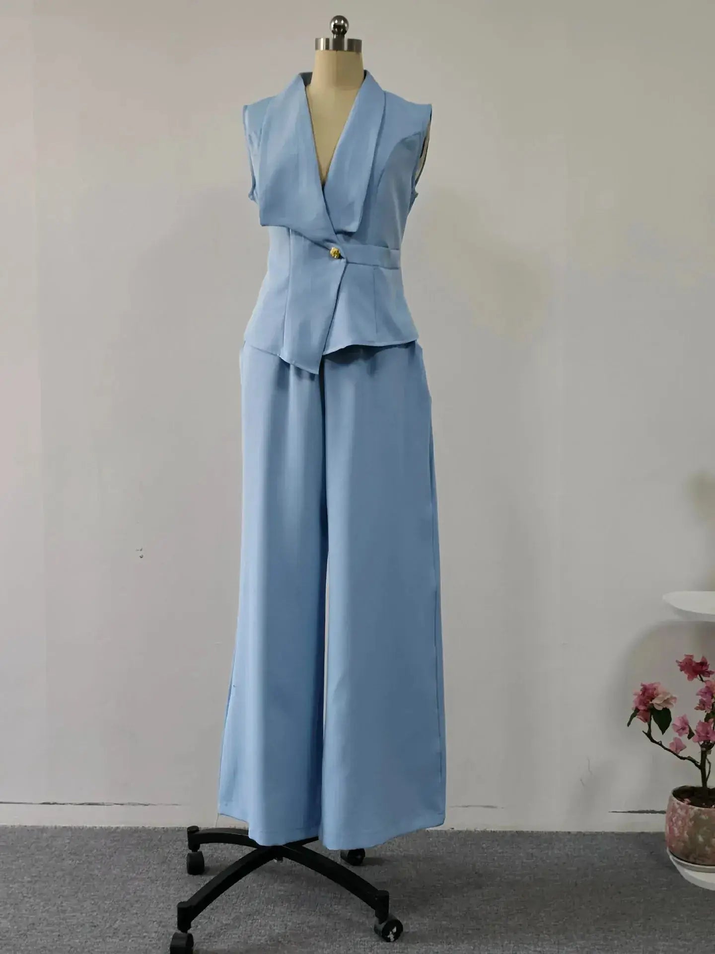 Trenluxwear Women's spring 2 Piece sleeveless Suit TrenLux Wear
