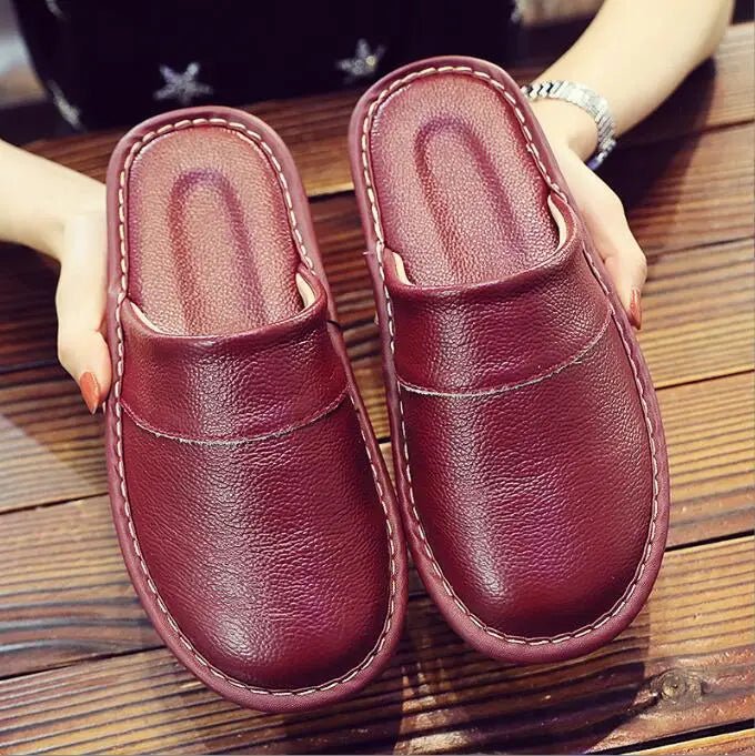 Unisex leather indoor slippers from TrendLux Wear with non-slip soles, available in EU sizes 35 to 46.