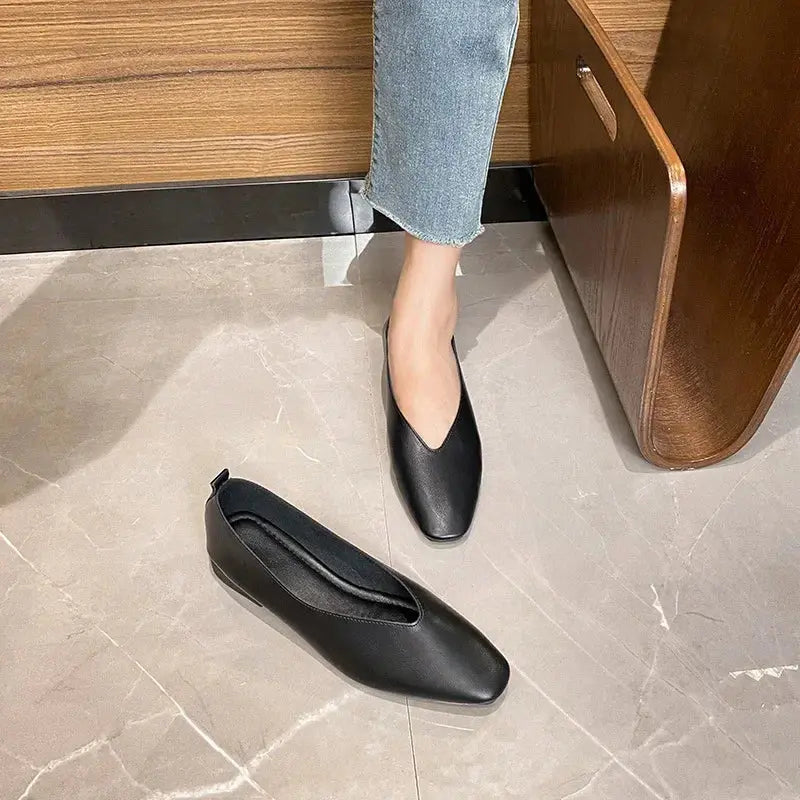 TrenLux Wear Women's Round-Toe Leather Loafer Flats — Versatile Slip-On Casual Shoes TrenLux Wear