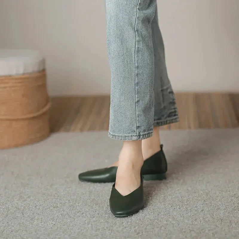 TrenLux Wear Women's Round-Toe Leather Loafer Flats — Versatile Slip-On Casual Shoes TrenLux Wear